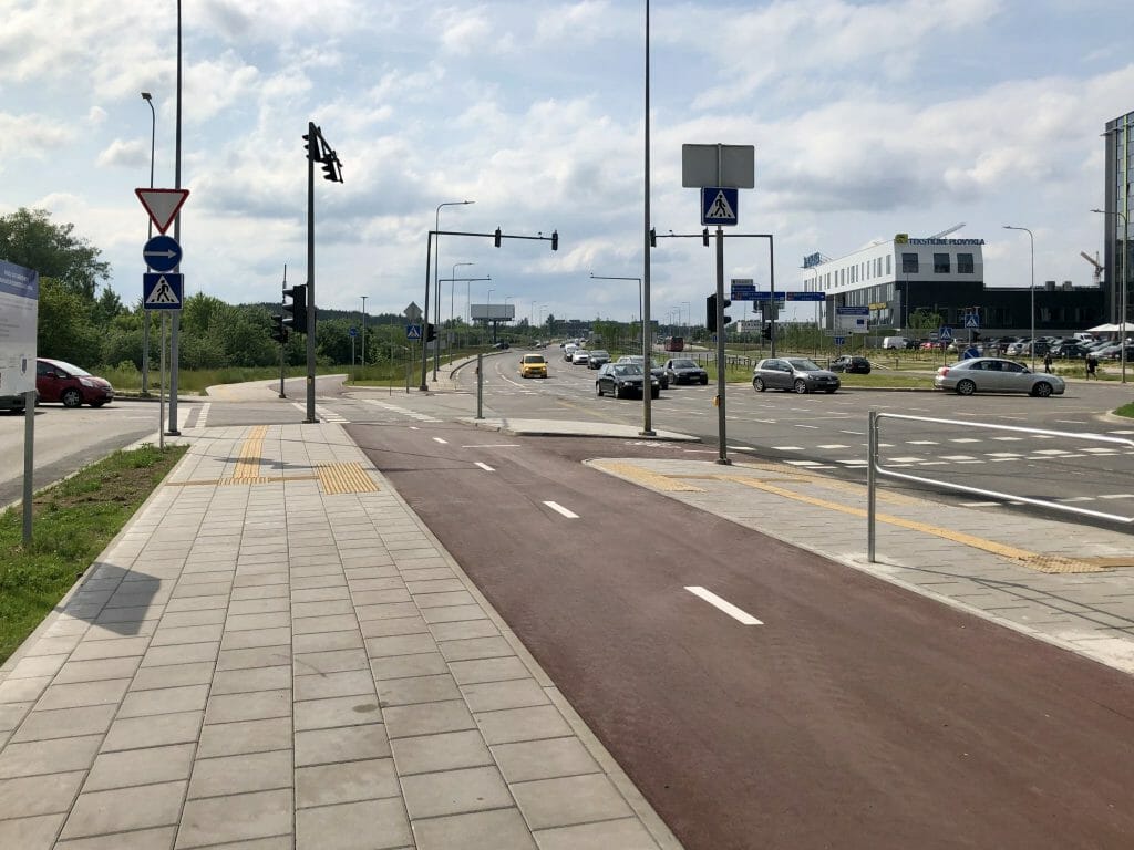 Pilaitės pr. dviračių takas iki Laisvės pr. (Pilaitės pr.) - Velosipēdu ceļš - būvdarbu attēli