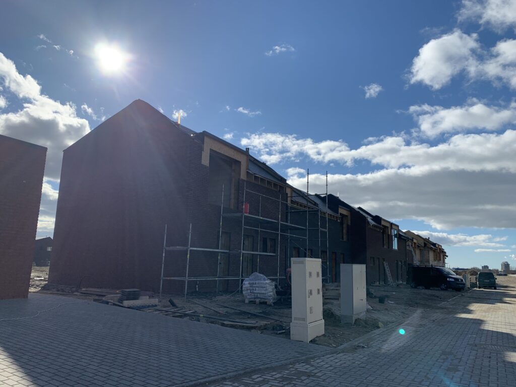 Bachmano Žemė (Vėluvos g. 1, 2, 3, 4 - 47, Eitkūnų g. 6, 6A, 8, 8A - 30, 30A, Tolminkiemio g. 1, 2, 3, 4 - 69) - Privātmāju kopienas, Rindu mājas - būvdarbu attēli