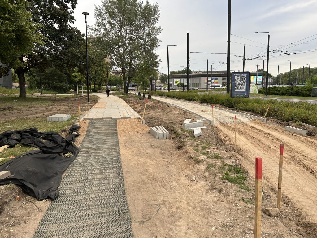 Šeimyniškių g. dviračių takas (Šeimyniškių g.) - Velosipēdu ceļš - būvdarbu attēli