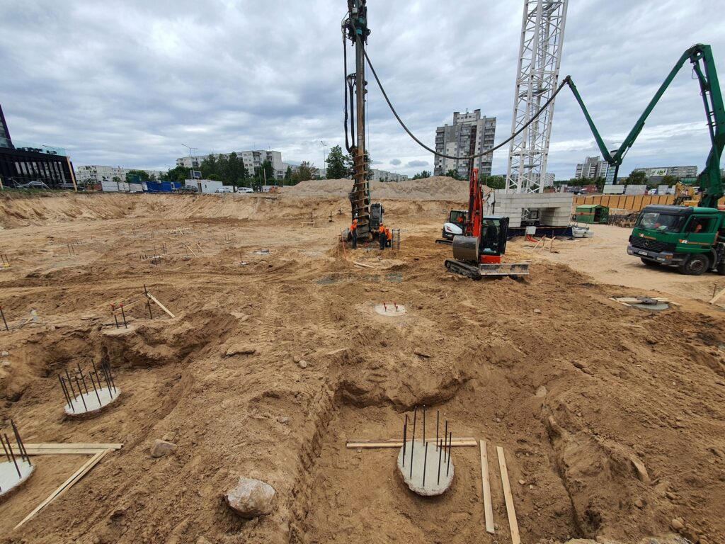 PC PIKAS (Ukmergės g. 221) - Shopping center - construction photos