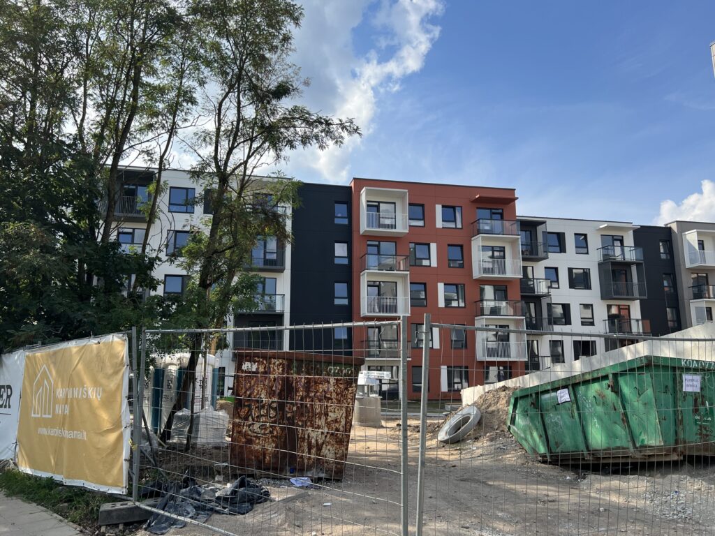 Karoliniškių namai 1 etapas (Sausio 13-osios g. 31) - Hotel, Multi apartment - construction photos