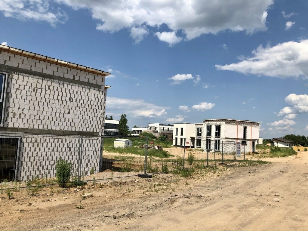 Pilaitės namai (Tilžės g. 47, 53, 55, 57, 59, 60, 61, 63, 65, 67, Gumbinės g. 8, 12, 14, Virbalio g. 4, Tolminkiemio g. 50) - Rindu mājas - būvdarbu attēli