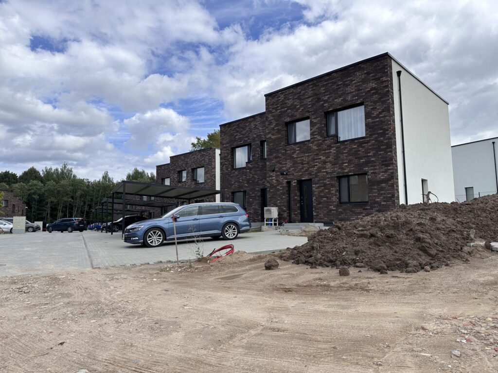 Saulės kalvos D etapas (Saulės g. 43C, 43D, 43E, 43F, 43G, 43H, 43J, 43K, 43L, 43M, 43N, 43Q, 43P, 43R, 43S, 43T, 43U, 43V, 43Z) - Row housing - construction photos