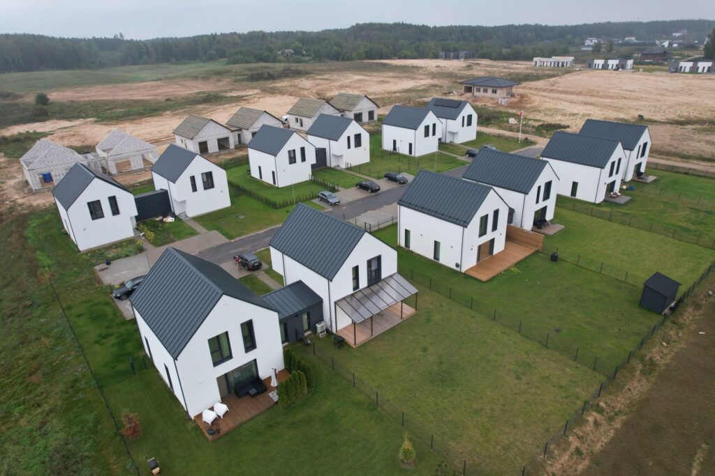 Švedų pievos (Pikutiškių g. 29F, 29G, 29H, 29K, 29J, 29I, 29L, 29M, 29N, 29L, 29R, 29P, 29O) - Private house community - construction photos