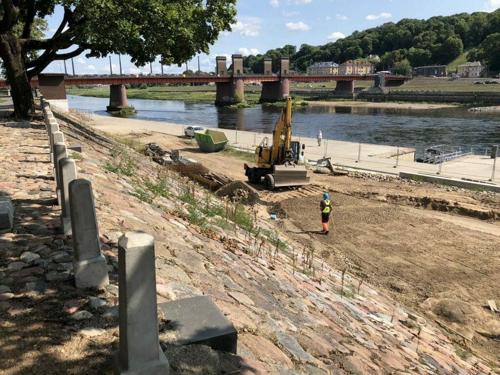 Daugirdo amfiteatras (Prieplaukos krant. 2) - Ūdenstilpnes krasts - būvdarbu attēli