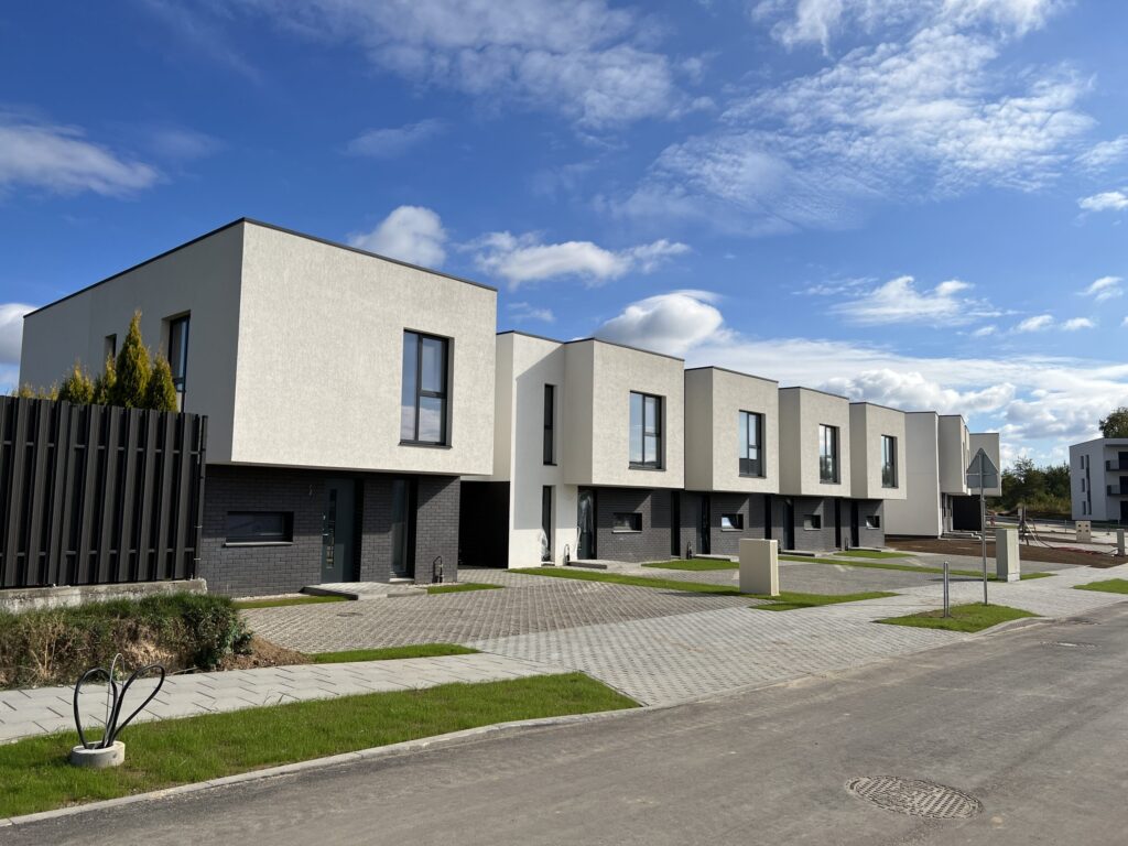 Pilaitės namai (Tilžės g. 47, 53, 55, 57, 59, 60, 61, 63, 65, 67, Gumbinės g. 8, 12, 14, Virbalio g. 4, Tolminkiemio g. 50) - Rindu mājas - būvdarbu attēli