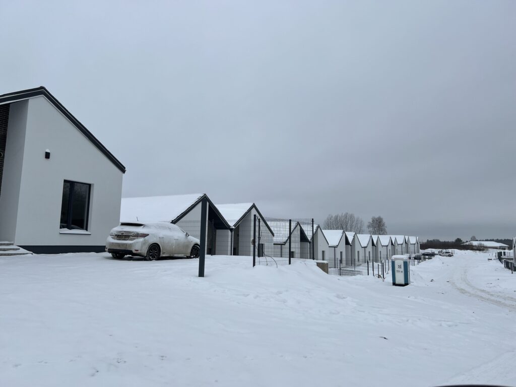 Pašilės namai (Pašilės g. 1, 3, 22, 22A, 22B, 24, 24A, 24B, 26, 26A, 26B. 28, 30, 32, 34, 38, 40, Geležių k., Zujūnų sen.) - Eramajade rajoon - ehituse fotod