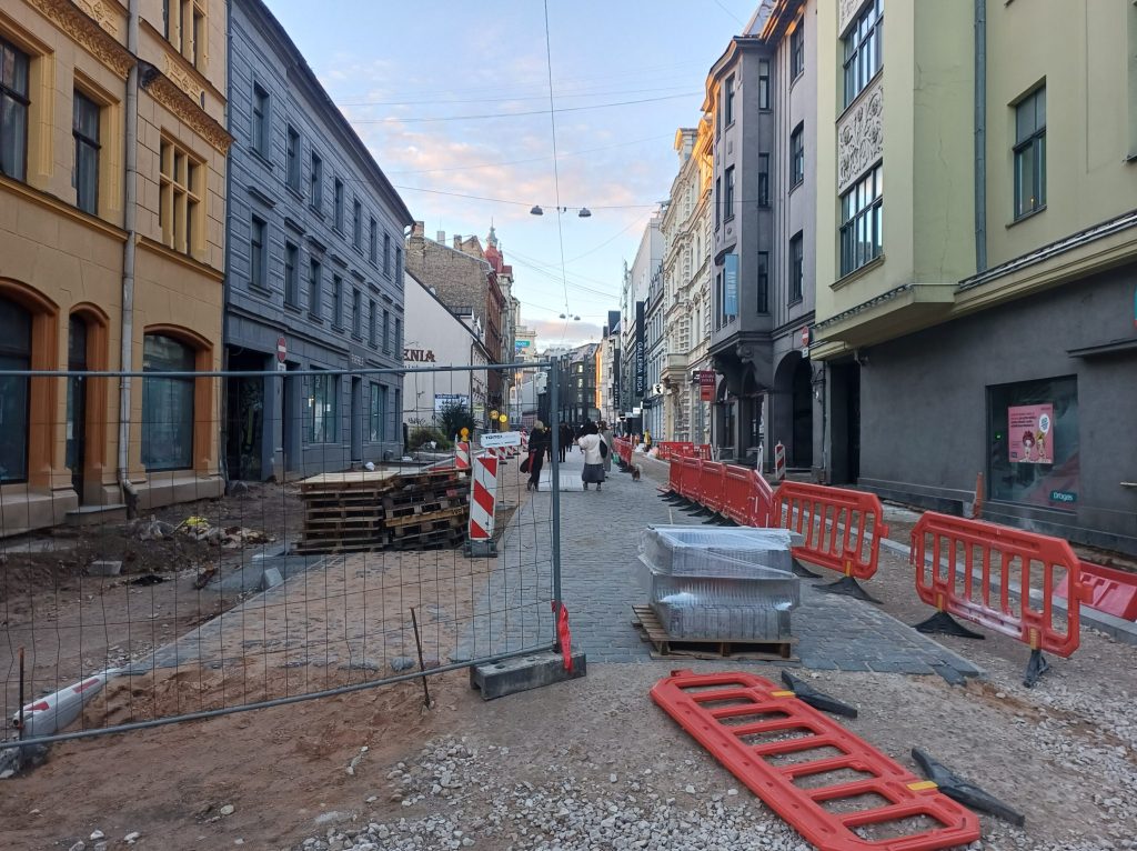 Velojoslu ierīkošana Dzirnavu ielas posmā no Tērbatas ielas līdz Skolas ielai (Dzirnavu iela) - Bike path - construction photos