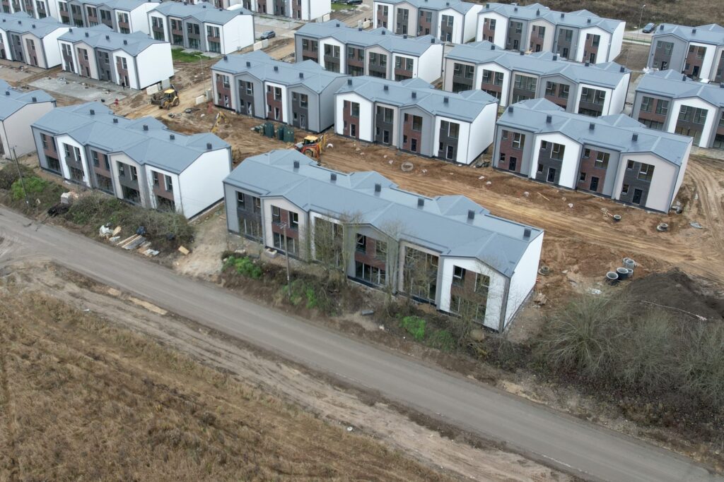 Kotedžai Kalnėnuose (Savičiūnų g.) 4 etapas (Savičiūnų g. 35C, 35D, 37A) - Row housing - construction photos