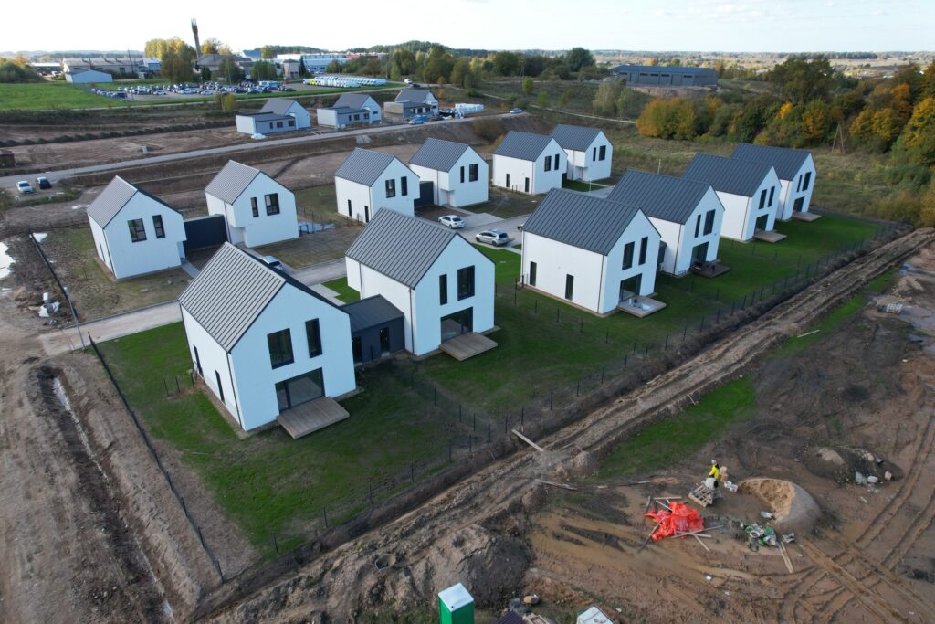 Švedų pievos (Pikutiškių g. 29F, 29G, 29H, 29K, 29J, 29I, 29L, 29M, 29N, 29L, 29R, 29P, 29O) - Private house community - construction photos