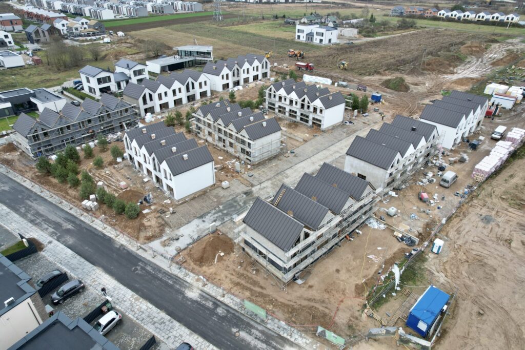 Sveiki! Kalnėnuose (Lyvių g. 53) - Sublokuoti namai - statybų nuotraukos