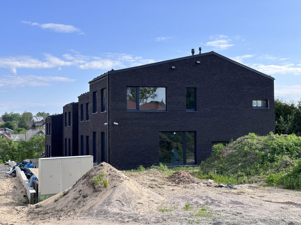 Kalno butai (Migūnų g. 17) - Row housing - construction photos