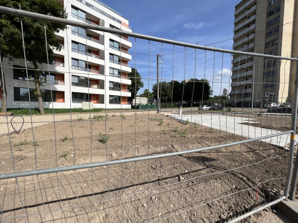 Kaukysos ir Pakraščio g. skveras (Pakraščio g., Kaukysos g.) - Laukums - būvdarbu attēli