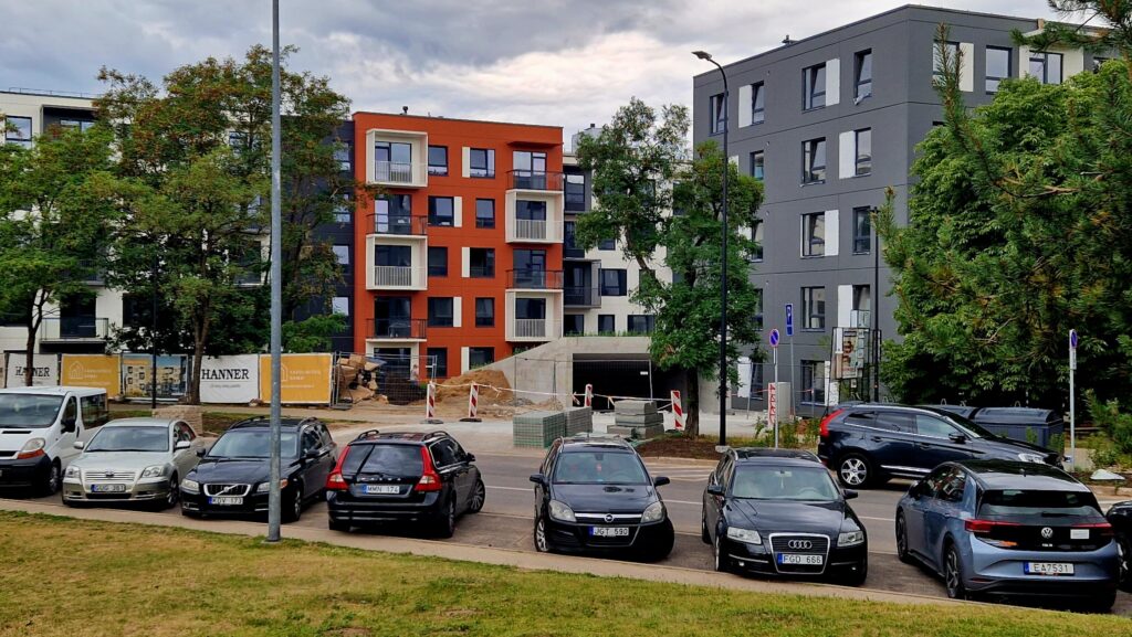 Karoliniškių namai 2 etapas (Sausio 13-osios g. 31) - Daugiabutis - statybų nuotraukos