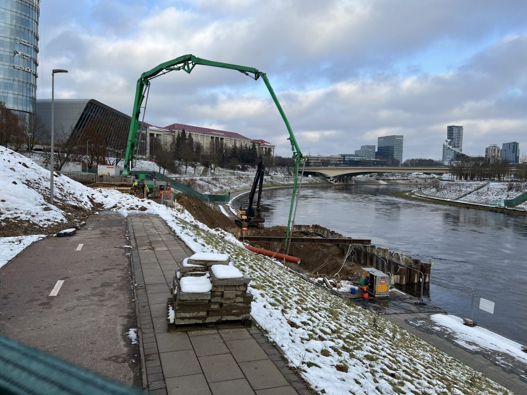 Pėsčiųjų tiltas per Nerį (Alberto tiltas) (Upės g.) - Dviračių takas, Tiltas - statybų nuotraukos