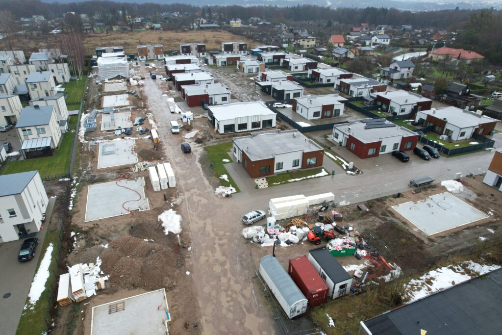 Vynuogyno namai (Varžupio g. 33A, 33B) - Row housing - construction photos