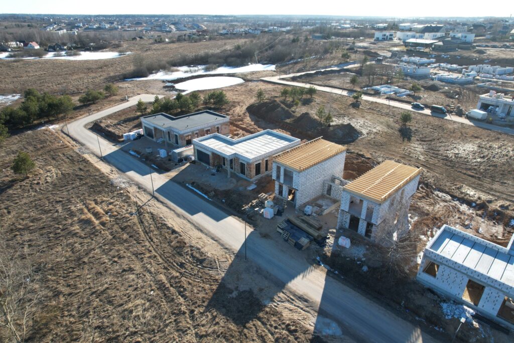 Moluvėnų g. 2, 4, 6, 8, 26, 28, 30, 32, Rykantų g. 7, 9 (Moluvėnų g. 2, 4, 6, 8, 26, 28, 30, 32, Rykantų g. 1, 3, 7, 9) - Private house community - construction photos