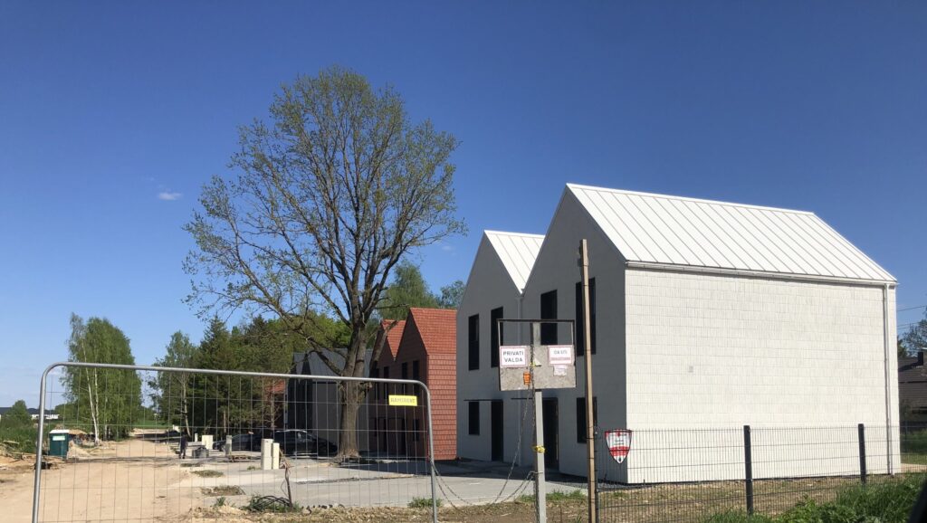 Ąžuolo kvartalas 1 etapas (Bernotų g. 1, Bernotų g. 17, Lavoriškių g. 1, Karmazinų g. 2) - Row housing - construction photos