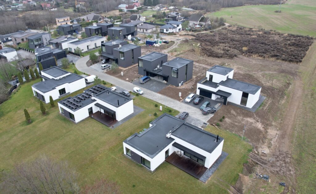 Draustinio namai (Lietaviškių g. 82, 82A, 82B, 82C, 82D, 82E, 84B, 84C, 86, 86B, 86C, 86E) - Private house community, Row housing - construction photos