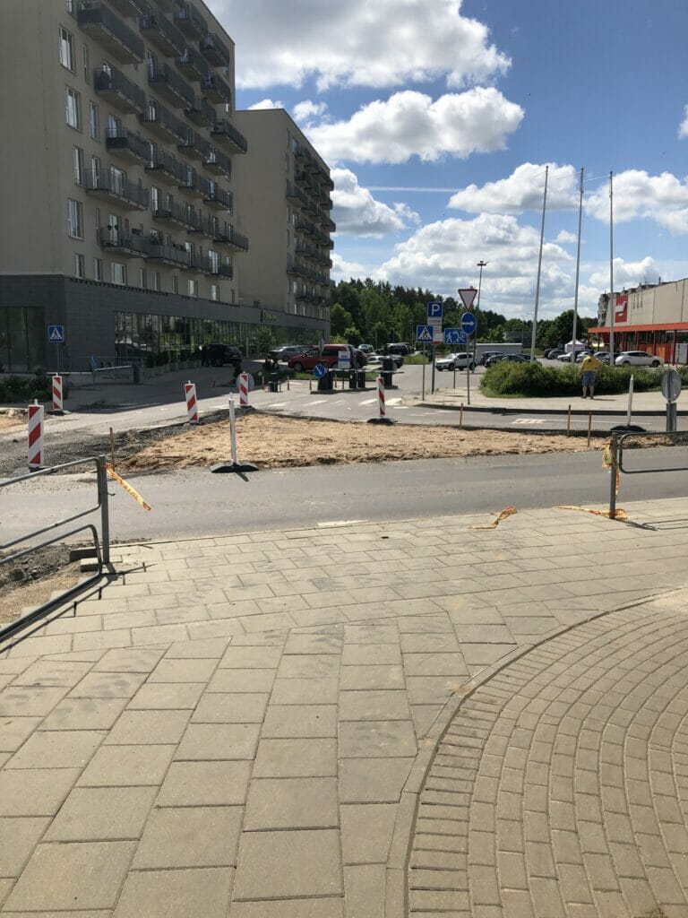 Pilaitės pr. atkarpa nuo Įsruties g. iki Papilėnų g. (Pilaitės pr.) - Velosipēdu ceļš, Iela - būvdarbu attēli