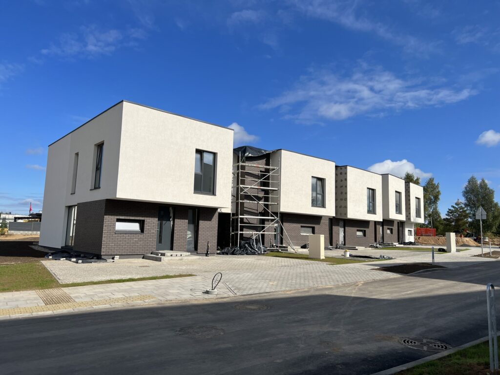 Pilaitės namai (Tilžės g. 47, 53, 55, 57, 59, 60, 61, 63, 65, 67, Gumbinės g. 8, 12, 14, Virbalio g. 4, Tolminkiemio g. 50) - Rindu mājas - būvdarbu attēli