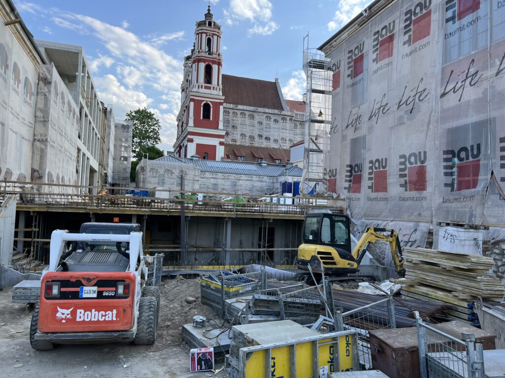 Vasario 16-osios (Vasario 16-osios g. 1) - Hotel, Office center, Primary and secondary education - construction photos