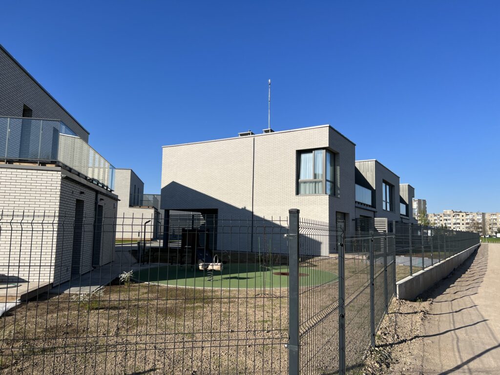 Bitėnų oazė 3 etapas (Bitėnų g. 3H) - Row housing - construction photos