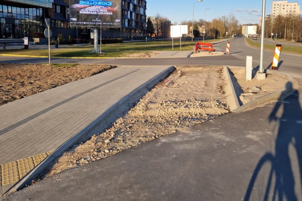 Krustojumu pārbūve Skanstes ielā - 3. kārtā - Gājēju un velosipēdu ceļa izbūve Skanstes ielā, posmā no Sporta ielas līdz Zirņu ielai, (Skanstes ielā) - Bike path - construction photos