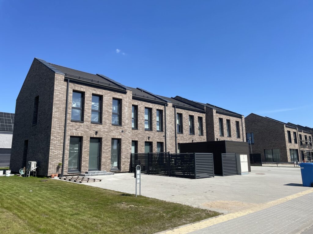 Gabijos g. namai (Gabijos g.) - Sublokuoti namai - statybų nuotraukos