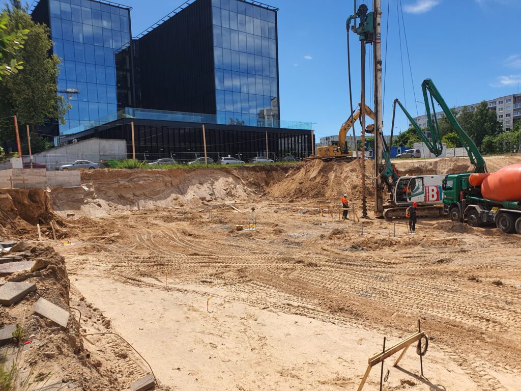 PC PIKAS (Ukmergės g. 221) - Shopping center - construction photos