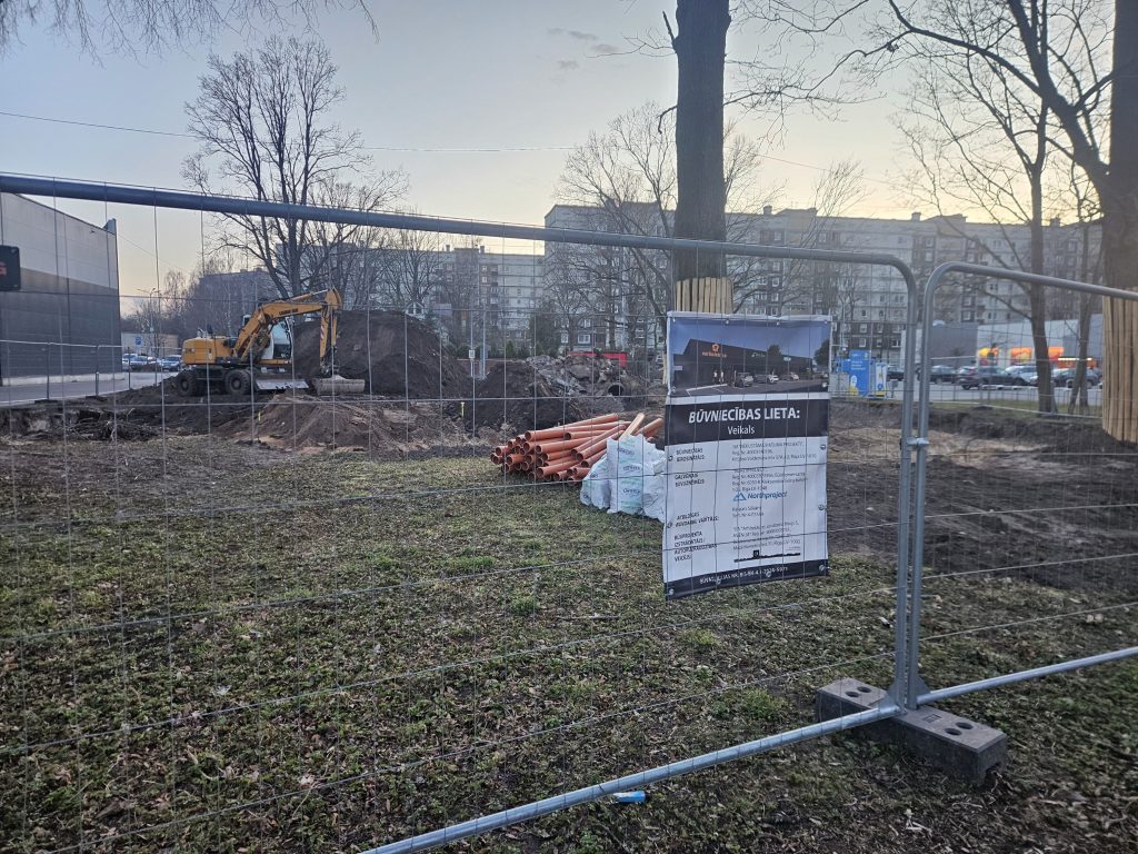 Anniņmuižas iela 10 (Anniņmuižas iela 10) - Prekybos centras - statybų nuotraukos