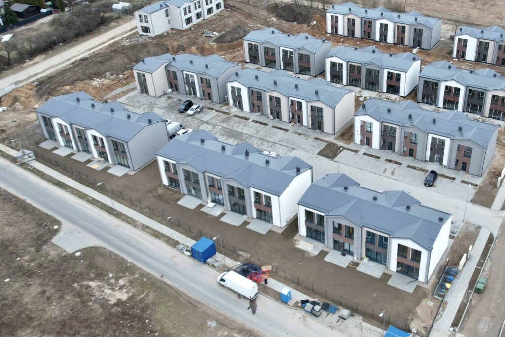 Kotedžai Kalnėnuose (Savičiūnų g.) 2 etapas (Savičiūnų g. 35A, 35B) - Row housing - construction photos