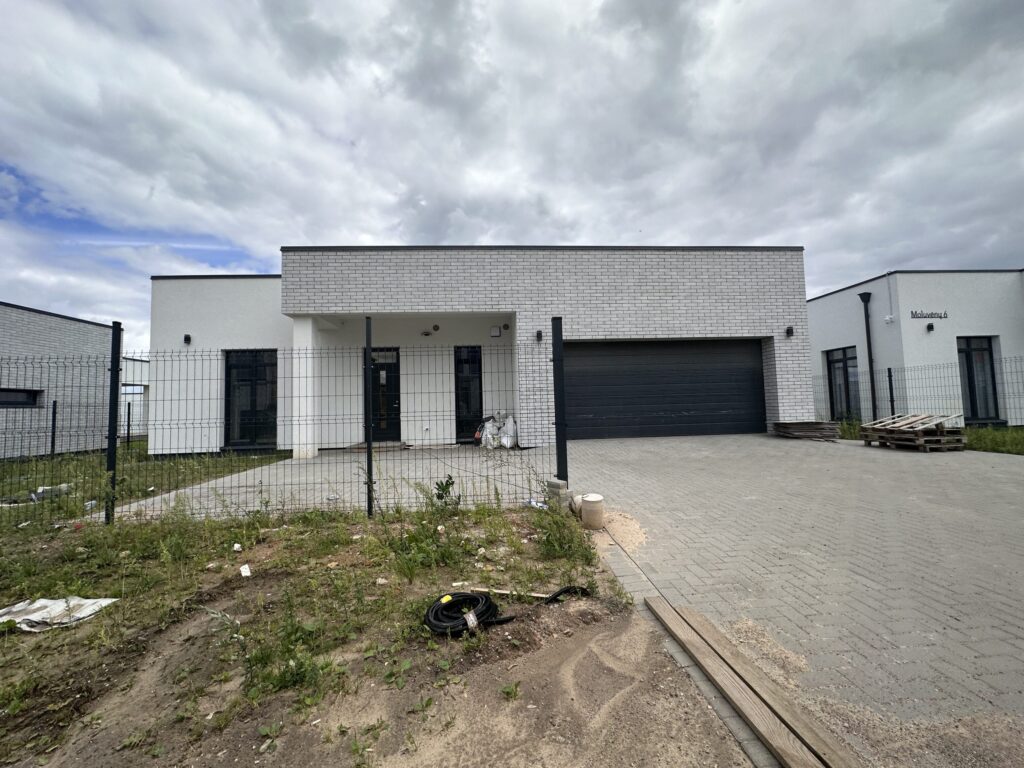 Moluvėnų g. 2, 4, 6, 8, 26, 28, 30, 32, Rykantų g. 7, 9 (Moluvėnų g. 2, 4, 6, 8, 26, 28, 30, 32, Rykantų g. 1, 3, 7, 9) - Private house community - construction photos