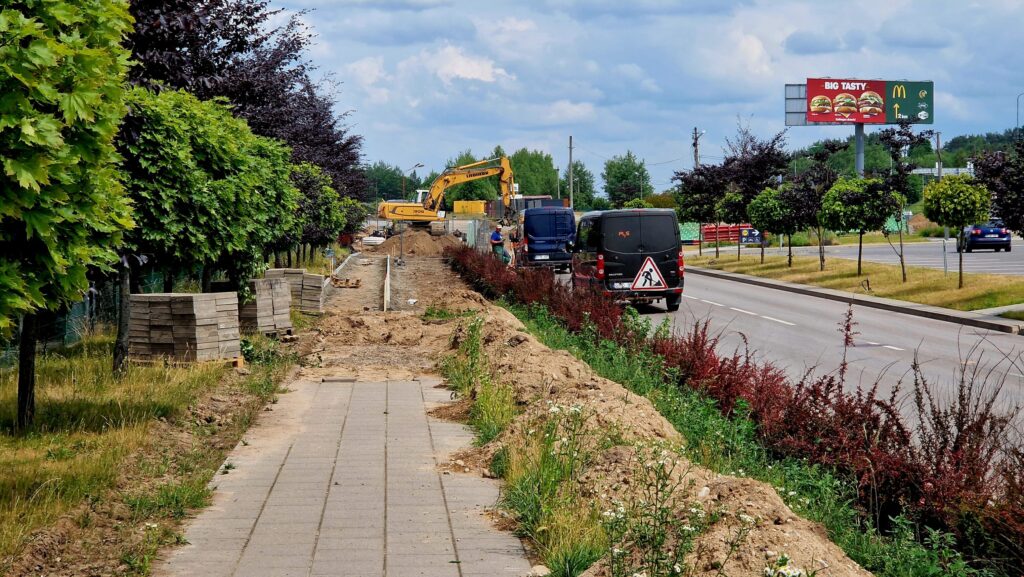 Paneriškių gatvės atkarpa iki Gariūnų g (Paneriškių g.) - Bike path, Street - construction photos