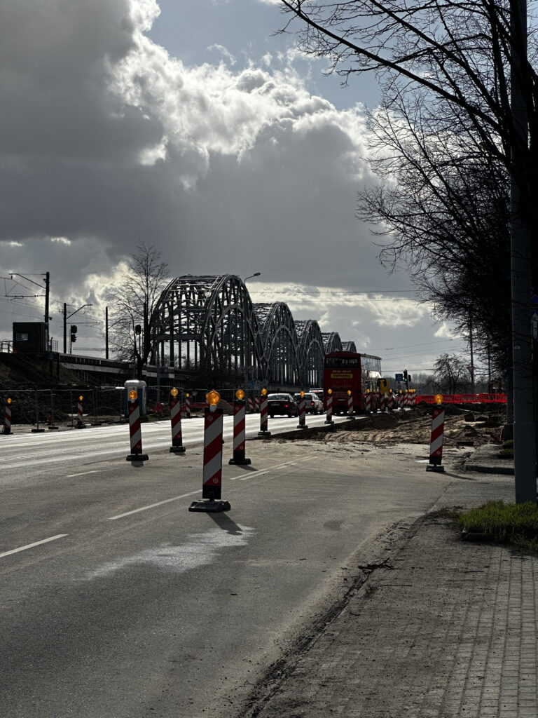 Ģenerāļa Radziņa krastmalas, 13. janvāra ielas un 11. novembra krastmalas krustojuma pārbūve (Ģenerāļa Radziņa krastmala, 13. janvāra iela, 11. novembra krastmala) - Kelias - statybų nuotraukos