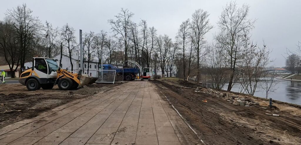 Neries kairiosios krantinės 2 etapas (Žygimantų g., Arsenalo g.) - Dviračių takas, Pakrantė - statybų nuotraukos