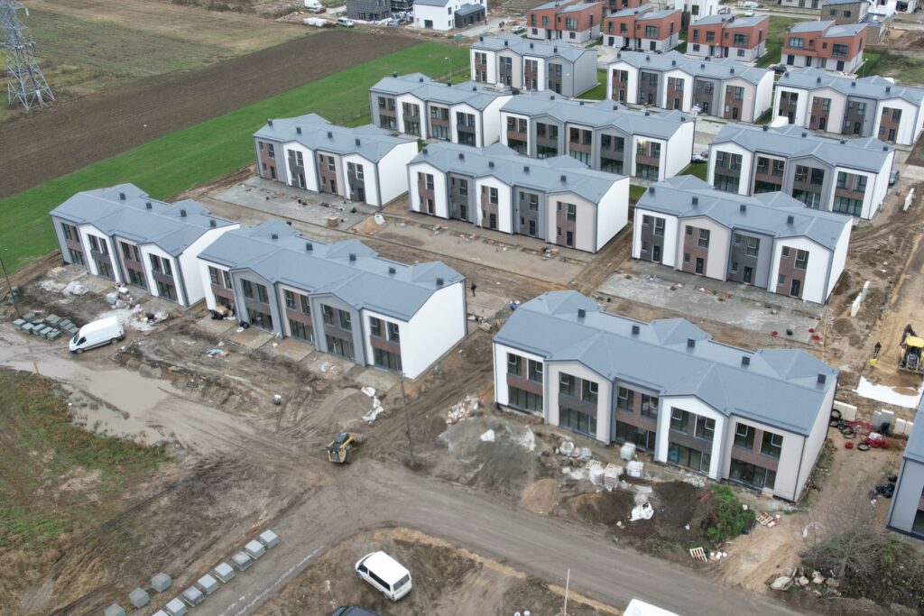 Kotedžai Kalnėnuose (Savičiūnų g.) 3 etapas (Savičiūnų g. 35E, 35F) - Row housing - construction photos