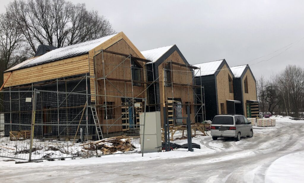 Pušų panorama 1 etapas (Kazio Bizausko g. 53, 55, Stasio Šilingo g. 92, 94, 96, 98, 100, 102) - Row housing - construction photos