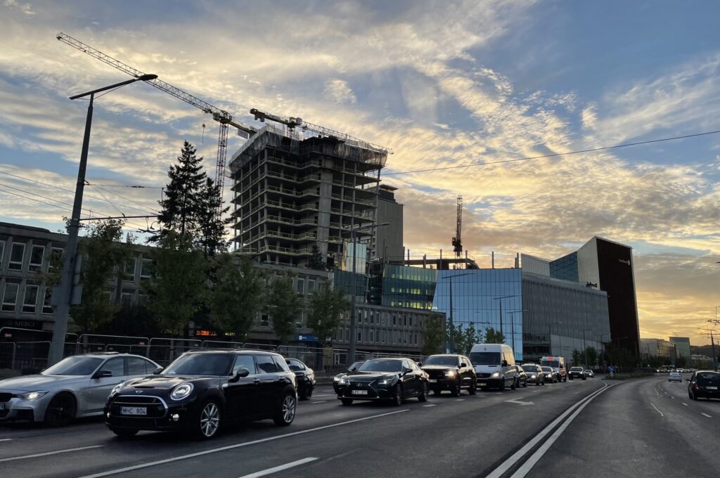 Artery (Konstitucijos pr. 18B) - Biroju centrs - būvdarbu attēli