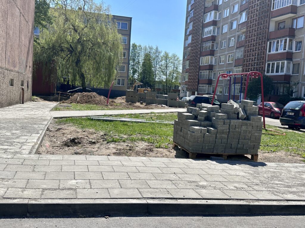 Statybininkų pr., Žardininkų g. kiemų sutvarkymas (Statybininkų pr., Žardininkų g.) - Kelias - statybų nuotraukos