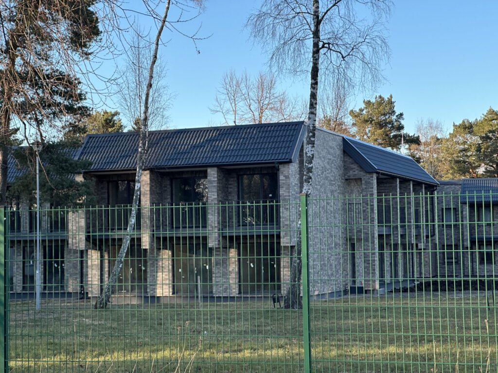 Girulių vilos 1 etapas (Turistų g. 20, 22) - Korterelamu - ehituse fotod