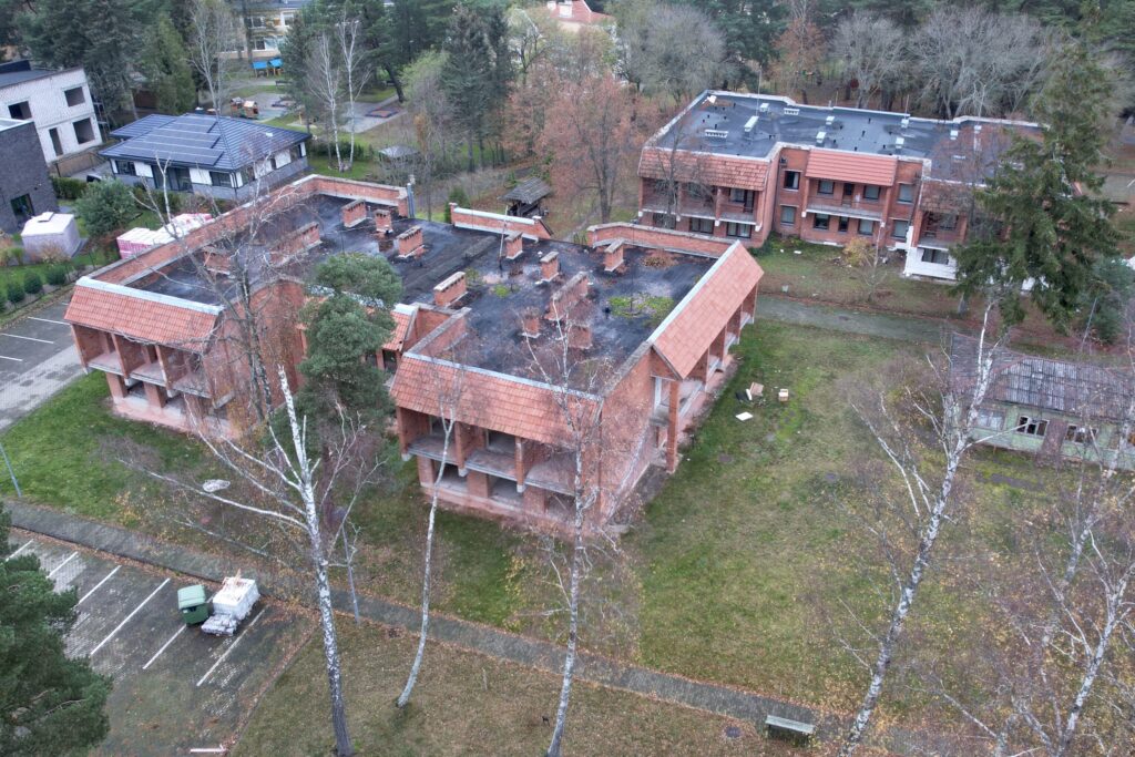 Girulių vilos 1 etapas (Turistų g. 20, 22) - Korterelamu - ehituse fotod