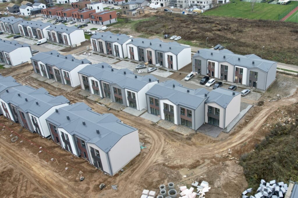 Kotedžai Kalnėnuose (Savičiūnų g.) 2 etapas (Savičiūnų g. 35A, 35B) - Row housing - construction photos