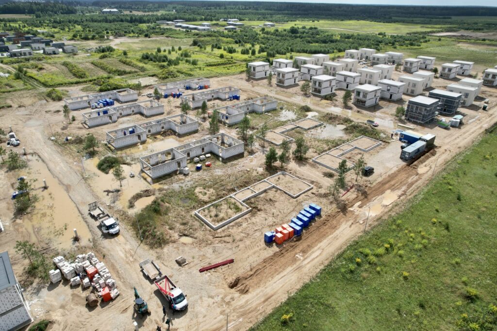 Vingiai 2 etapas (Grinapolio g. 32, 34, 36, 38, 40, 42, 44, 46, 48, 50) - Row housing - construction photos