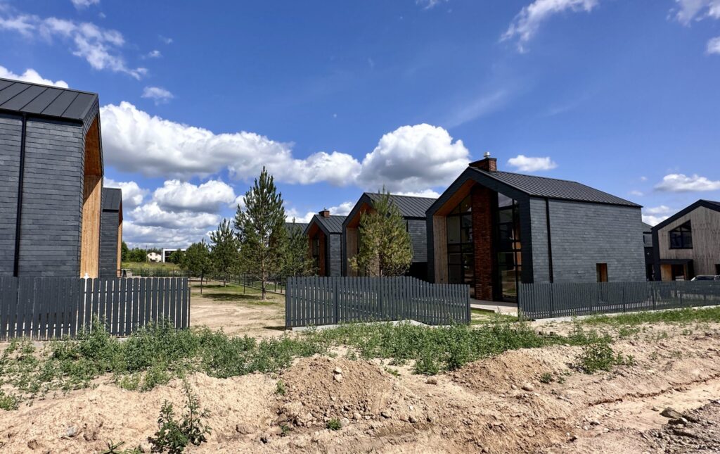 Pušų panorama 1 etapas (Kazio Bizausko g. 53, 55, Stasio Šilingo g. 92, 94, 96, 98, 100, 102) - Row housing - construction photos