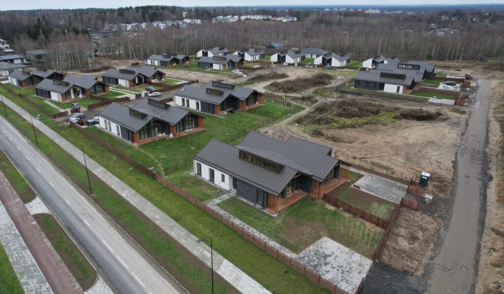 Pavilnio rytai (Antano Maceinos g. 1, 3, 5, 7, 9 Vlado Jurgučio g. 7, 8, 9, 10, 11, 12, 13, 14, 15, 16, 17, 19, 21, 23, Stasio Šalkausko g. 8, 10, 12, 14, 16, Punios g. 1, 3, 5, 7, 9, 11) - Row housing - construction photos