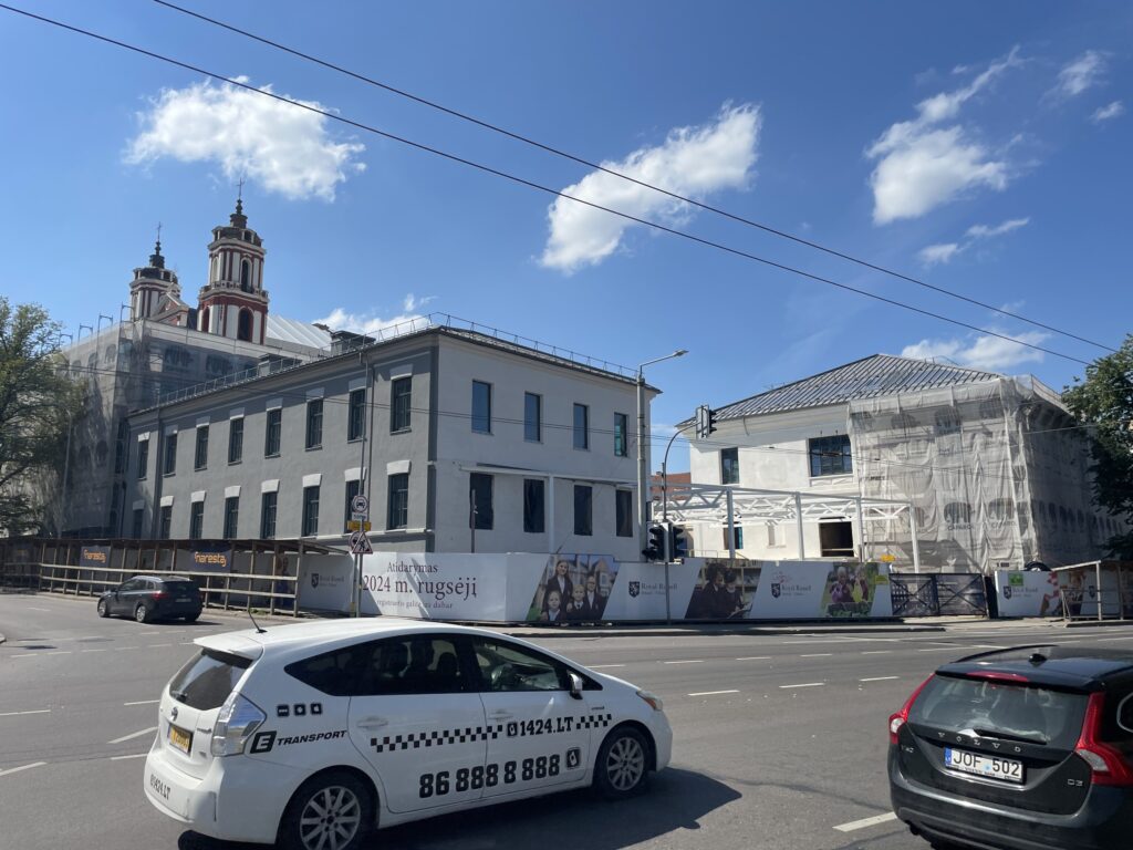 Vasario 16-osios (Vasario 16-osios g. 1) - Hotel, Office center, Primary and secondary education - construction photos