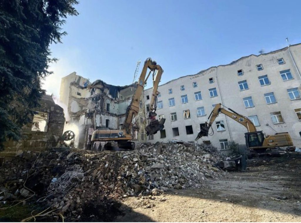 Radvilų valda Tilto g. 11 (Tilto g. 11, Tilto g. 11A) - Multi apartment, Office center - construction photos