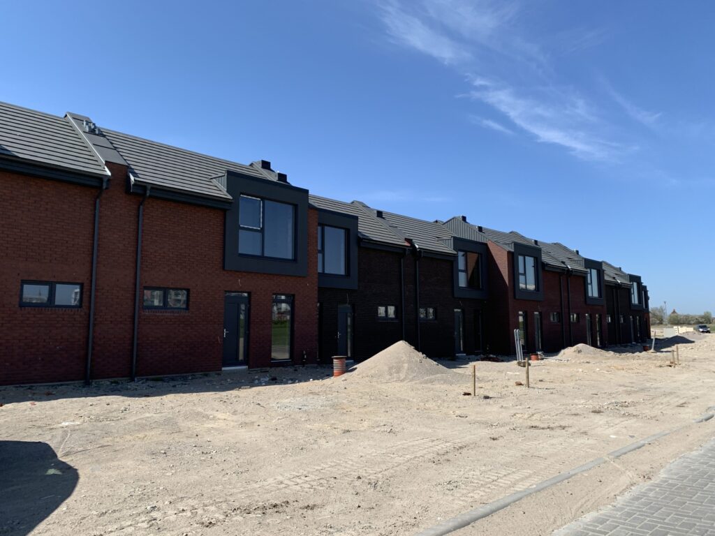 Bachmano Žemė (Vėluvos g. 1, 2, 3, 4 - 47, Eitkūnų g. 6, 6A, 8, 8A - 30, 30A, Tolminkiemio g. 1, 2, 3, 4 - 69) - Privātmāju kopienas, Rindu mājas - būvdarbu attēli