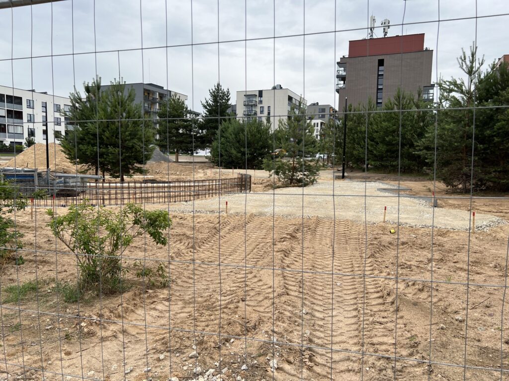 Naujosios Pilaitės skveras (Mažosios Lietuvos skveras) (M. Jankaus g.) - Skveras - statybų nuotraukos